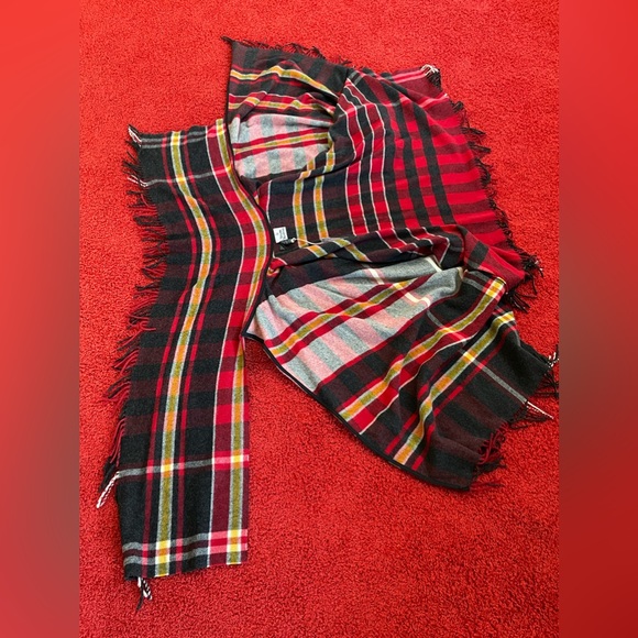 Vivienne Westwood BRAND NEW AW16 PONCHO WITH SCARVES attached Red Tartan - Picture 3 of 15